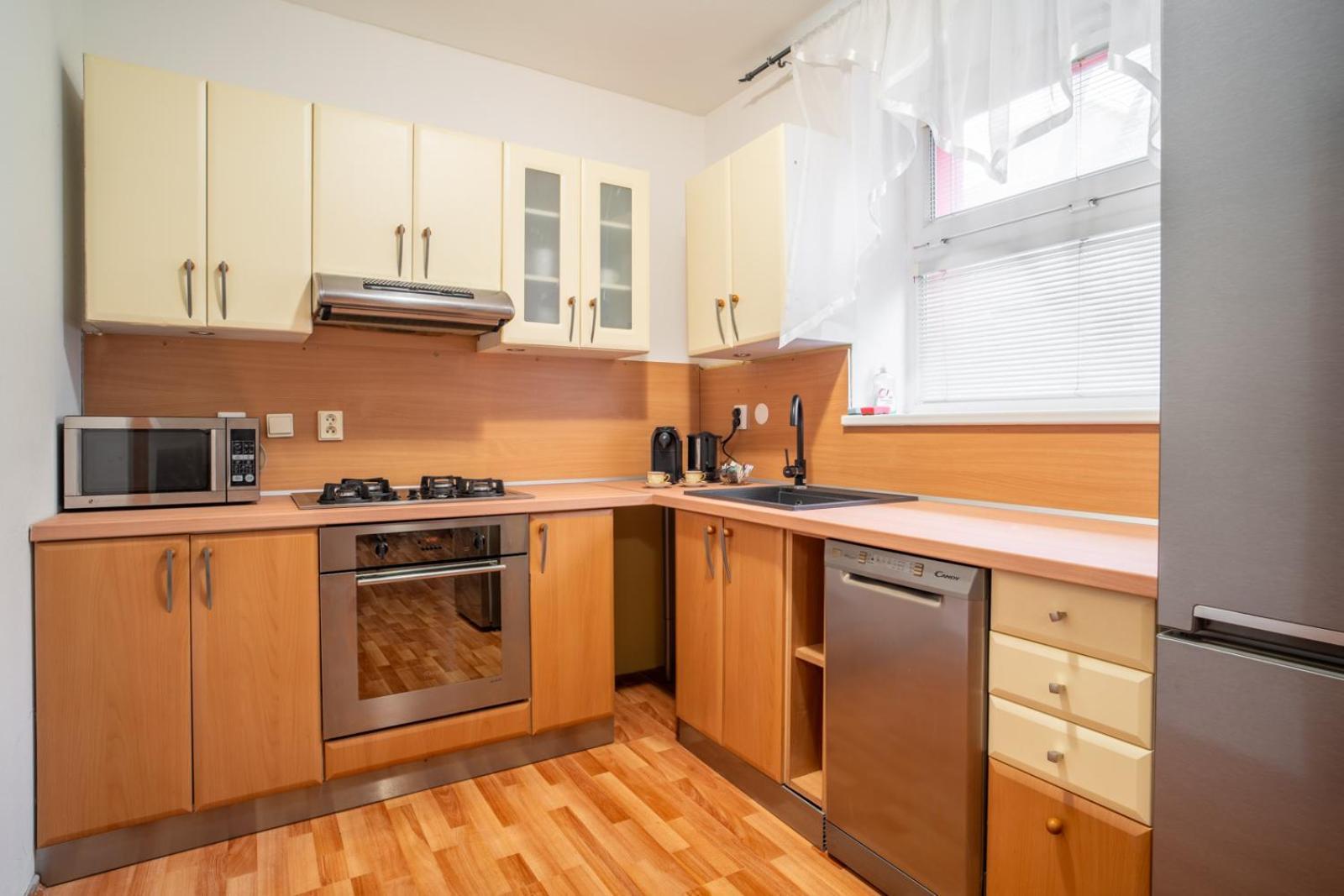 A Cozy Apartment In Bratislava Downtown Esterno foto