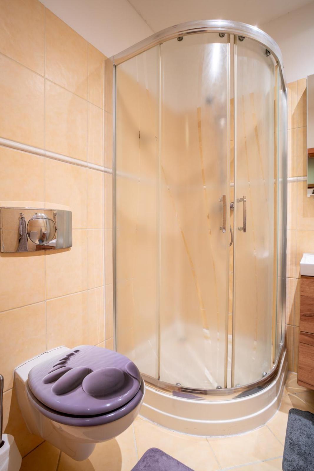 A Cozy Apartment In Bratislava Downtown Esterno foto