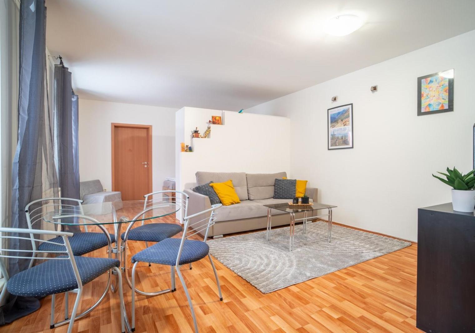 A Cozy Apartment In Bratislava Downtown Esterno foto